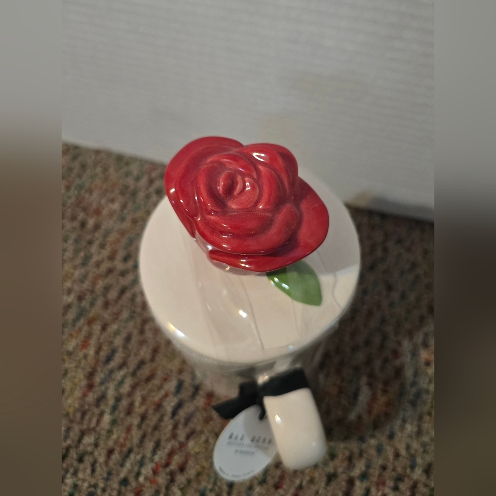 Rae Dunn White Beauty & The Beast Coffee Mug w/ Red Rose Lid Disney Princess NWT - Picture 4 of 5